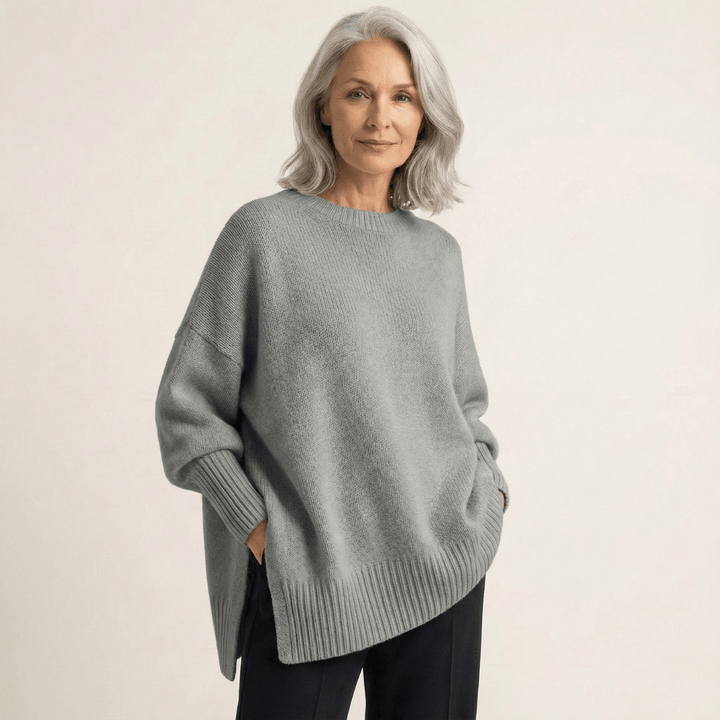 Livia I Elegant jumper with asymmetric hem