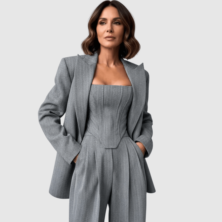 Dolce – Complete Three-Piece Suit with Double-Breasted Blazer