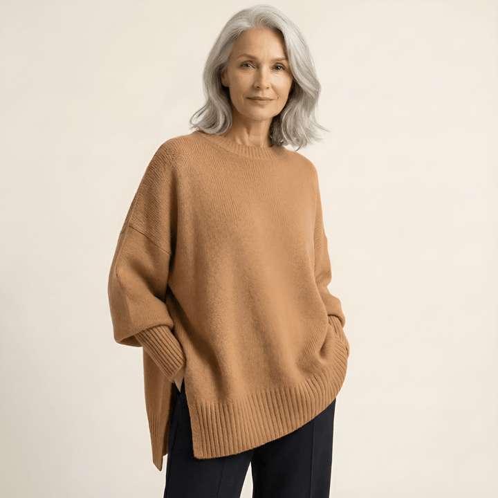 Livia I Elegant jumper with asymmetric hem