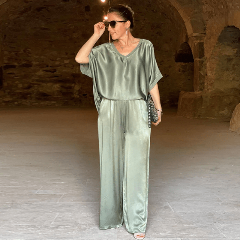 Pauline | Shiny satin suit