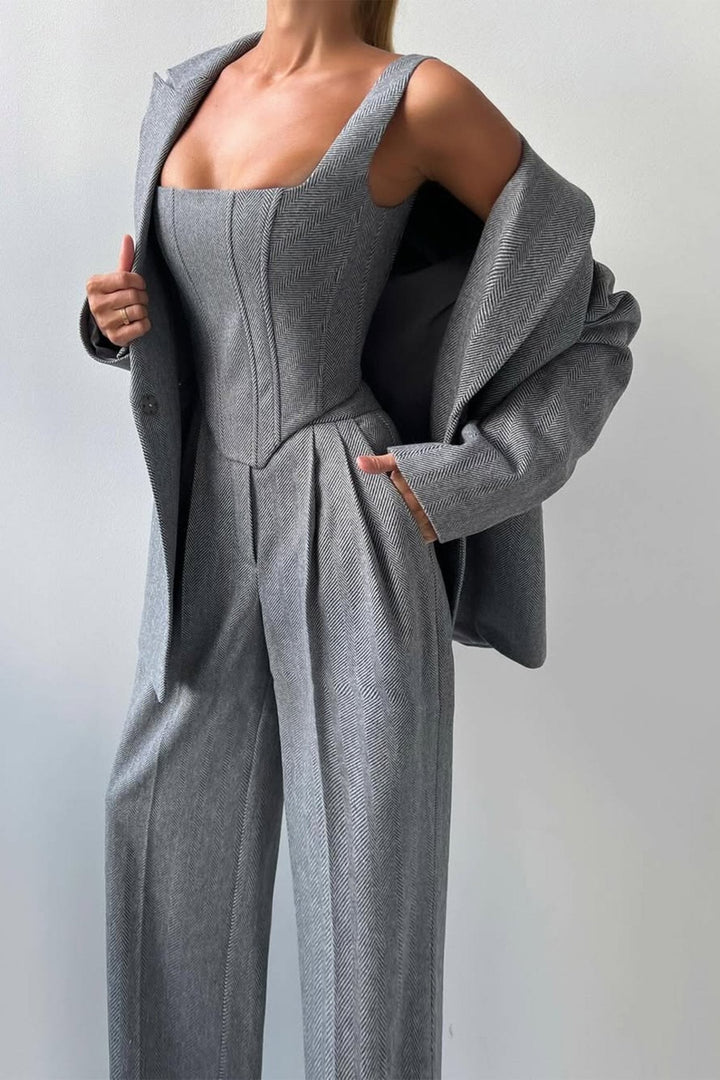 Dolce – Complete Three-Piece Suit with Double-Breasted Blazer