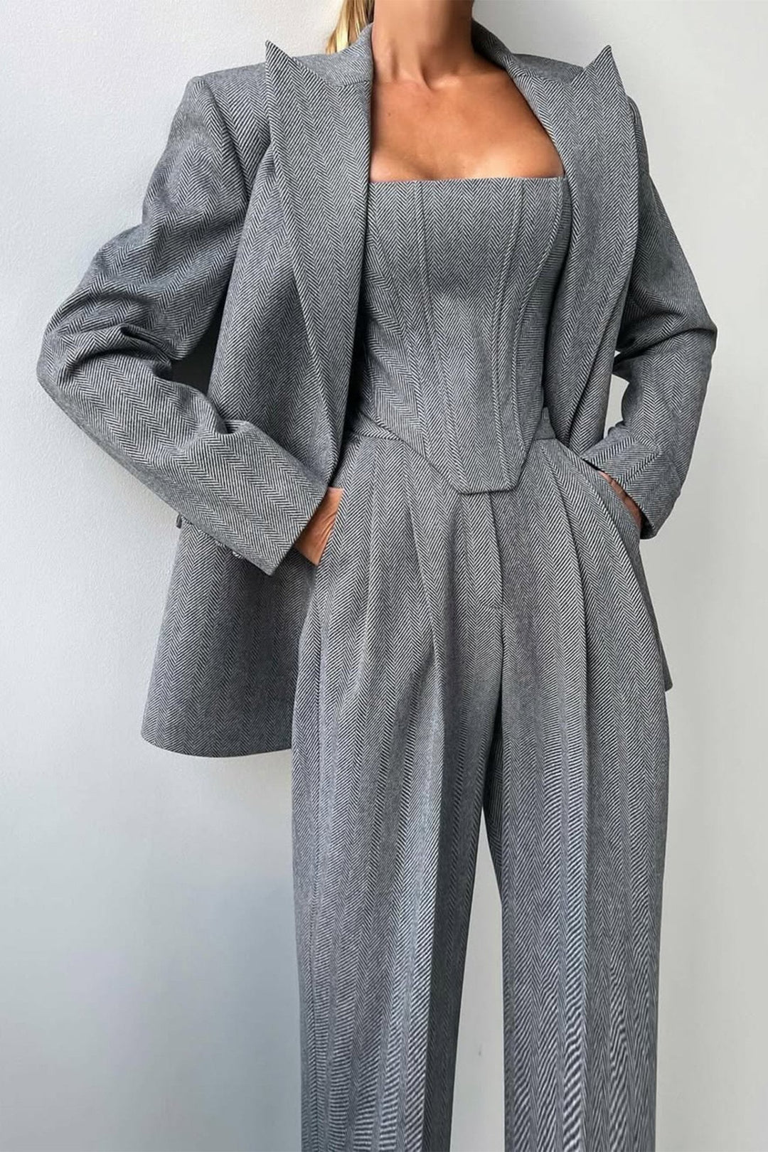 Dolce – Complete Three-Piece Suit with Double-Breasted Blazer