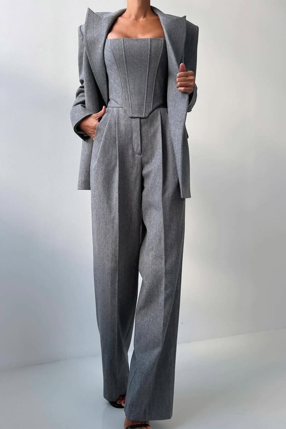 Dolce – Complete Three-Piece Suit with Double-Breasted Blazer